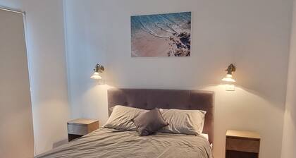 Spaciouse beach home, 400m walk to the beach