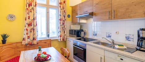 Fridge, microwave, oven, dishwasher