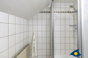 Hårtork och handdukar