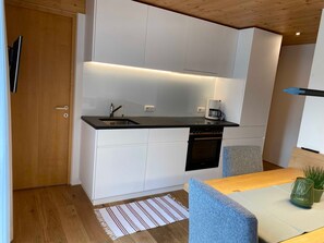 Unclassified image, 4 of 12, button