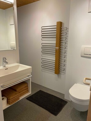 Unclassified image, 2 of 12, button