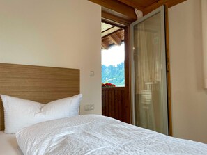 2 Schlafzimmer, Reisekinderbett, WLAN, Bettwäsche