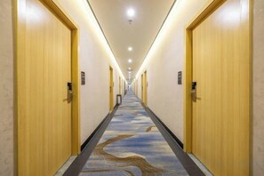 Unclassified image, 4 of 12, button - Rest Hotel (Lanzhou West Railway Station Lanzhou Old Street) (Lanzhou)