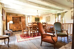 TV, fireplace, DVD player, table tennis