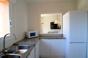 Fridge, microwave, oven, dishwasher - GOLF MAR II C 1-4 (Pals)