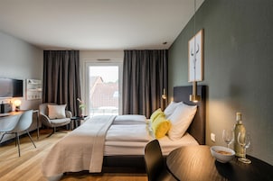 Smart+ Apartment, 1 Queen Bed, Full Kitchen