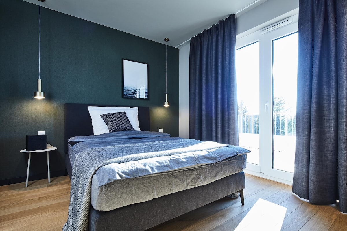 In-room safe, desk, laptop workspace, blackout drapes