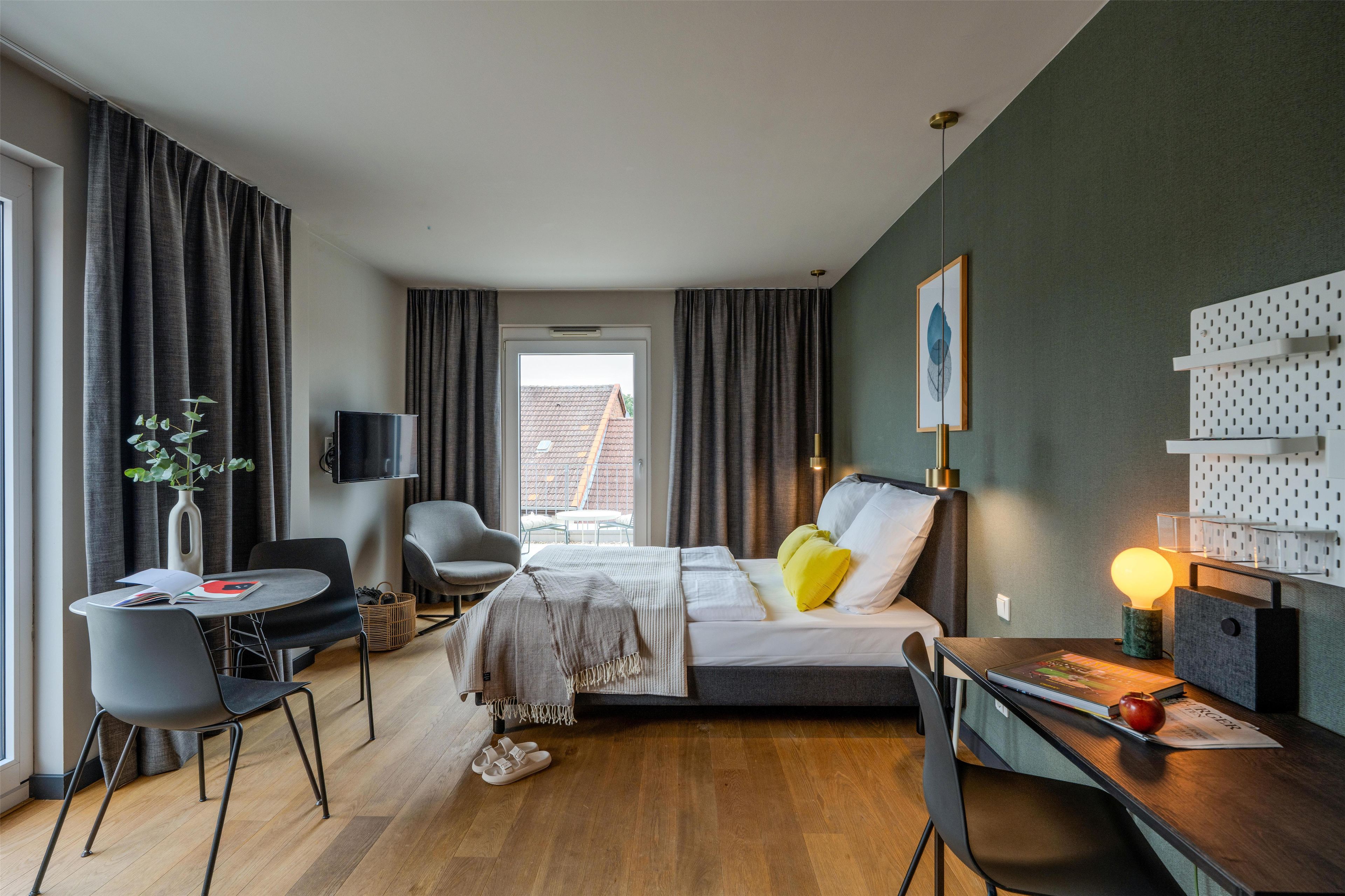 Medium Plus Apartment, 1 Queen Bed, Full Kitchen