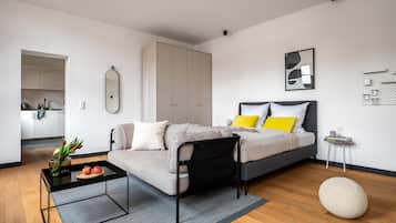 Standard Apartment, 1 Queen Bed, Kitchen (Full Kitchen) | In-room safe, desk, laptop workspace, blackout drapes