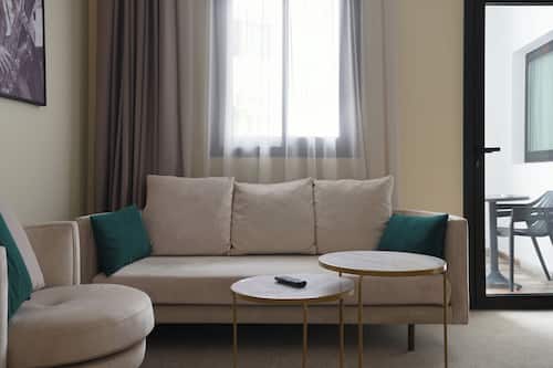 Junior-Suite | Minibar, Zimmersafe, Schreibtisch, laptopgeeigneter Arbeitsplatz