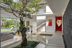 Interior entrance - Villa Kavya (Canggu)