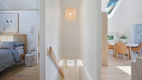 Tea Gardens Loft - Boutique Accommodation