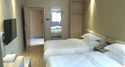 Chaohu Zhongxin Business Hotel