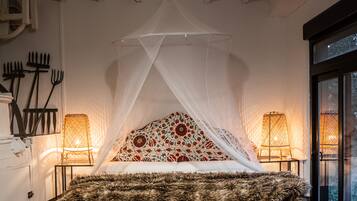 3 bedrooms, iron/ironing board, travel cot, WiFi