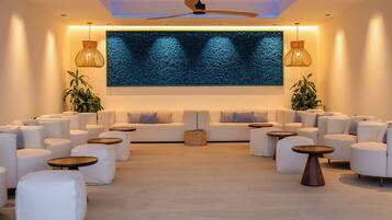 Televisor intel·ligent de 42 polzades amb canals per satèl·lit