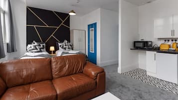 TV, Netflix, streaming services