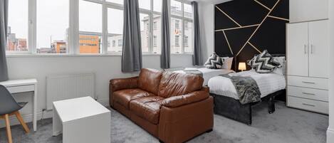 Desk, iron/ironing board, travel cot, WiFi