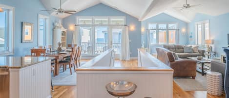 Smart TV, libros, oficina