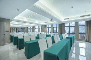 Unclassified image, 4 of 84, button - Yuanlin Hotel (Tongzi County)