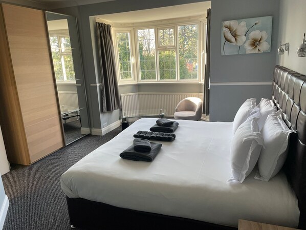 Wi-Fi de cortesia, roupa de cama