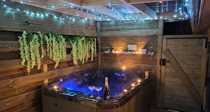 Chalet with Jacuzzi and wood-burning stove