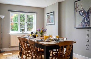 Cottage | Private kitchen | Fridge, microwave, dishwasher, electric kettle - Birch House (Cheltenham)
