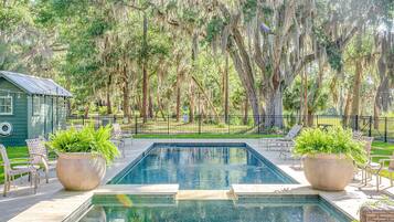 Piscine extérieure, piscine chauffée