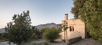 Koules Estate-Narcissus, with Pool & BBQ, an Agricultural barn for Nature lovers