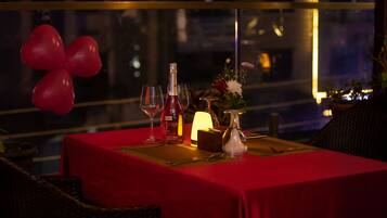 Breakfast, lunch and dinner served