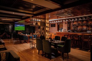 Bar (on property) - Dream International Hotel (Butwal)
