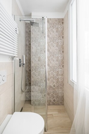 Shower, hair dryer, bidet, towels - Al Mercato delle Erbe by Wonderful Italy (Bologna)