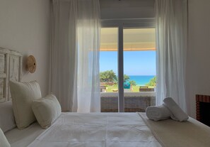 5 bedrooms, iron/ironing board, free WiFi, bed sheets