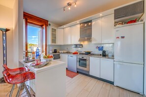 Fridge, microwave, oven, stovetop - Casa di Paola (Peschiera del Garda)