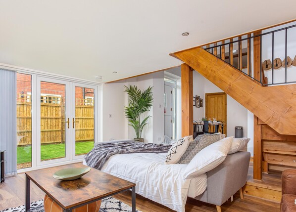 House, 2 Bedrooms, Non Smoking | Living area
