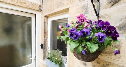 Robin Cottage - 2 The Meadows