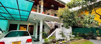 EIGHTY SEVEN GUEST & RESTAURANT