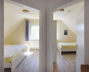 2 Schlafzimmer, Reisekinderbett, kostenloses WLAN