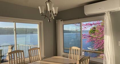 5-Bdrm Lakefront Retreat w.Charming Guest House: 15 mins to Letchworth, Geneseo