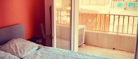 1 bedroom, iron/ironing board, travel cot, free WiFi