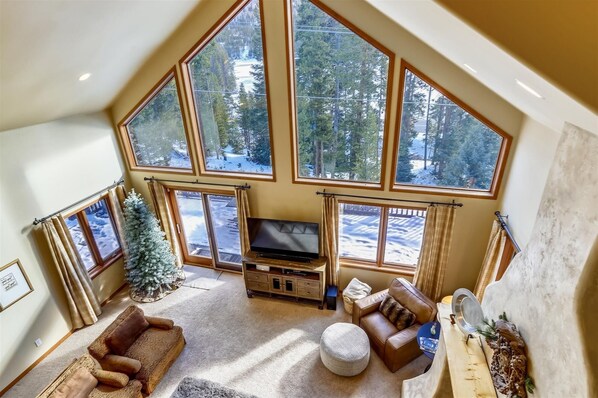 House, 4 Bedrooms | Living area