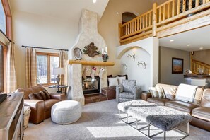 House, 4 Bedrooms | Living area