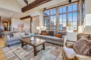 Maison mitoyenne, 3 chambres | Salle de séjour | TV connectée