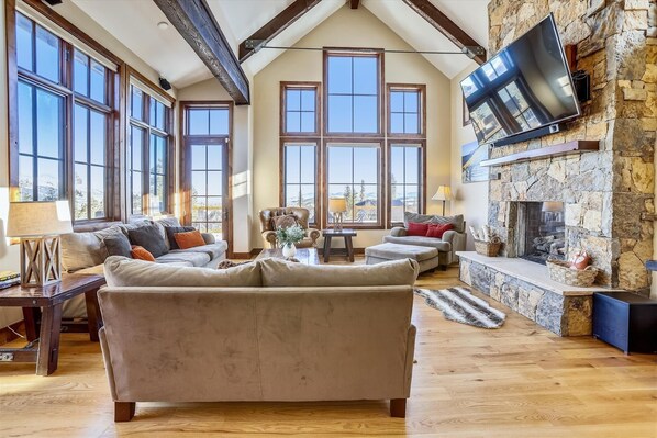 Maison mitoyenne, 3 chambres | Salle de séjour | TV connectée