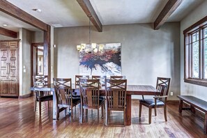 House, 4 Bedrooms | Dining