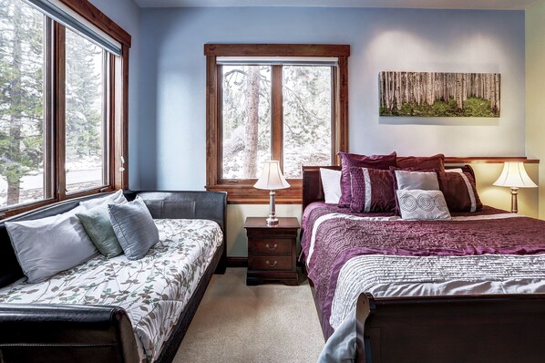House, 4 Bedrooms | 4 bedrooms, iron/ironing board, free WiFi