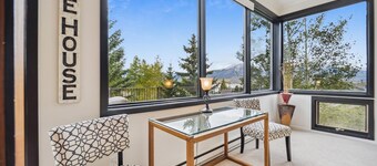 Bella Vista 5 Bedroom Townhouse by RedAwning