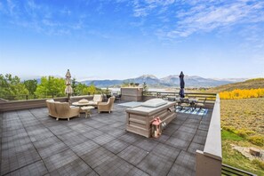 Byhus - 5 soveværelser | Balkon