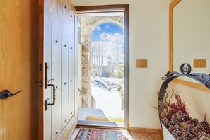 Townhome, 5 Bedrooms | Interior