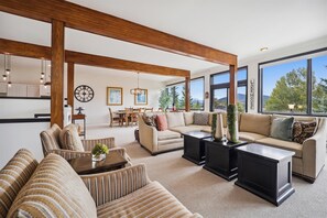 Townhome, 5 Bedrooms | Living room