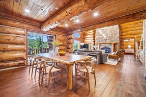 House, 5 Bedrooms | Interior